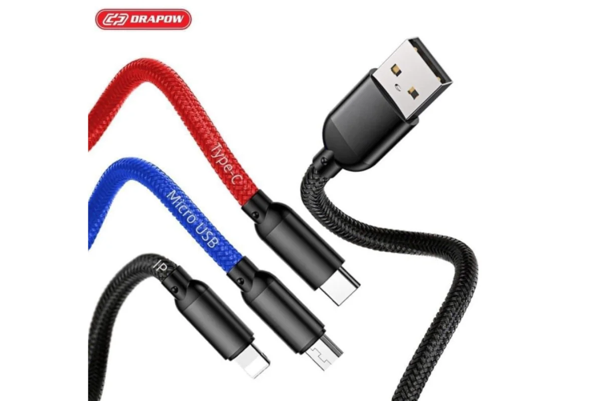 3 đầu sạc: Lightning, Type C, và Micro USB 