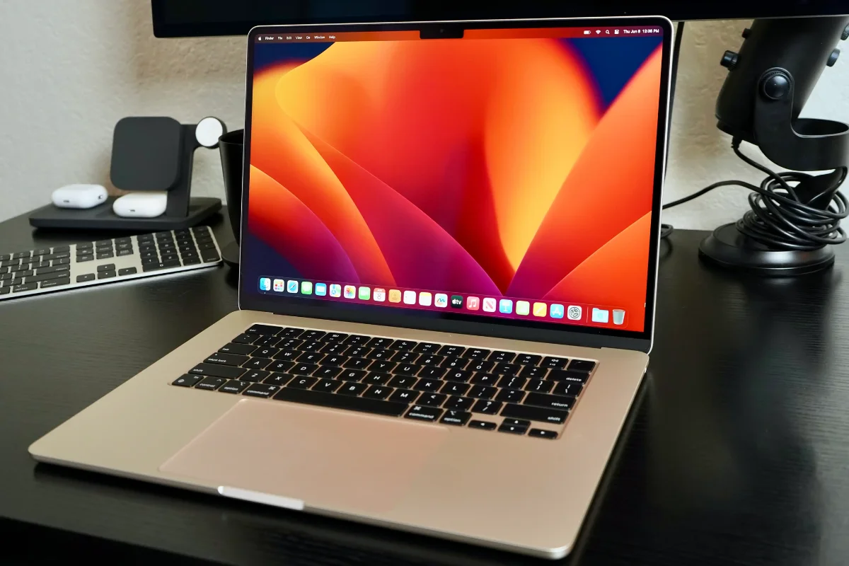 Mua Macbook Air M2 15inch ở đâu ?