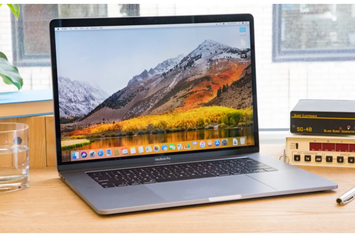 Macbook Pro 2018 Cũ 15inch TouchBar Đẹp 99%