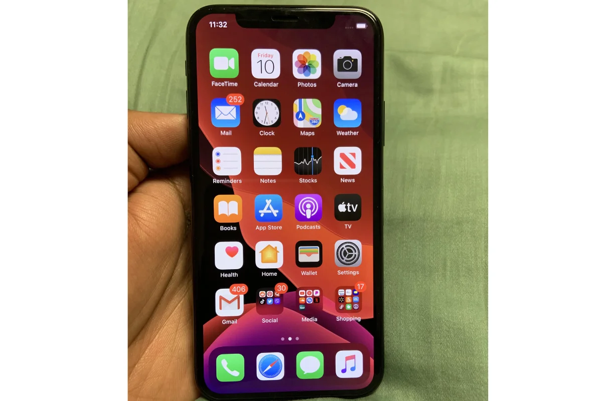 Màn hình iPhone XS cũ 99% vẫn còn nguyên zin