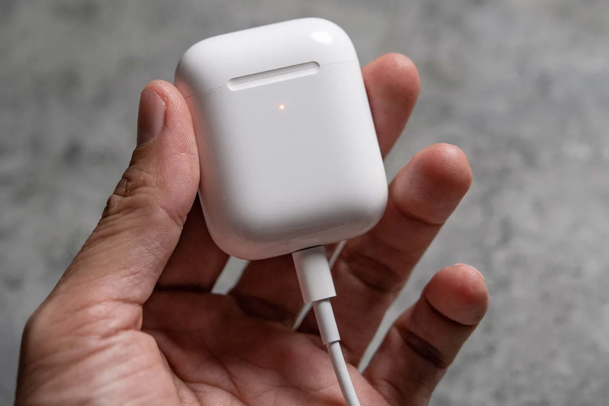 Thay chân sạc Airpods 1